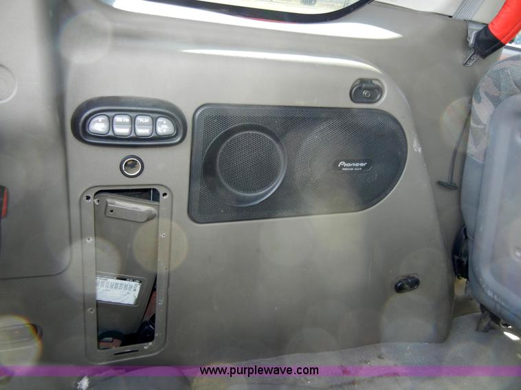 image for item 2351 2001 Pontiac Aztec SUV