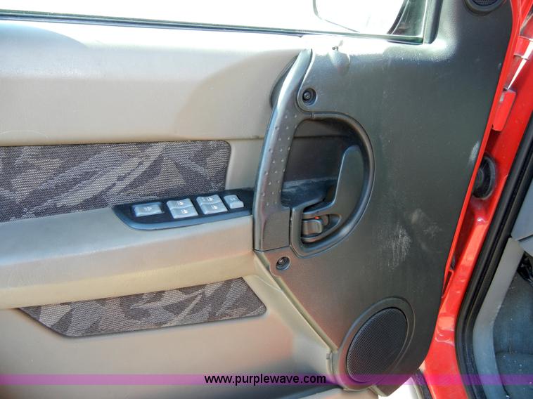 image for item 2351 2001 Pontiac Aztec SUV