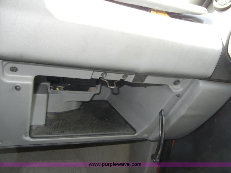 image for item 2351 2001 Pontiac Aztec SUV