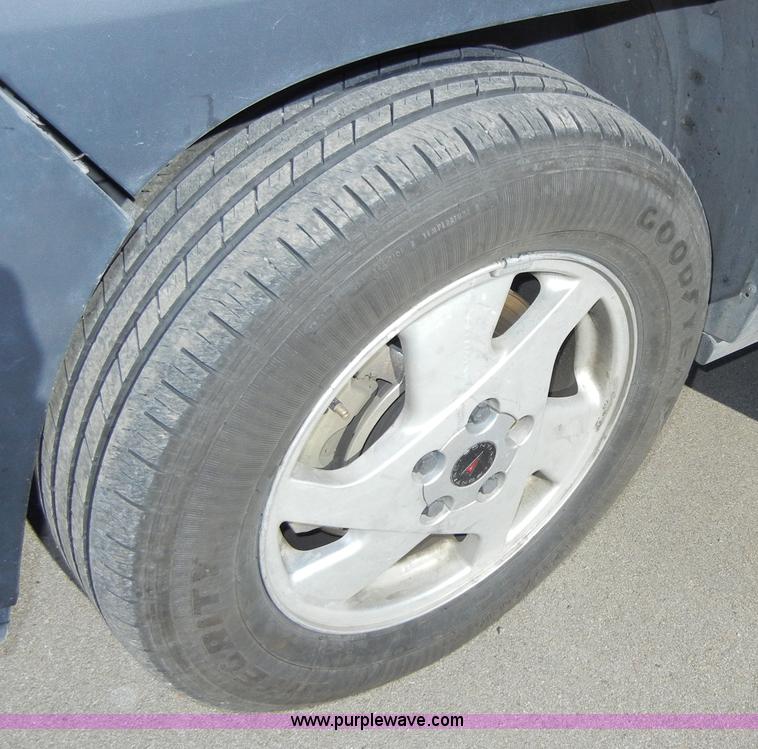 image for item 2351 2001 Pontiac Aztec SUV