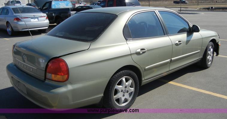image for item 2377 2000 Hyundai Sonata GLS