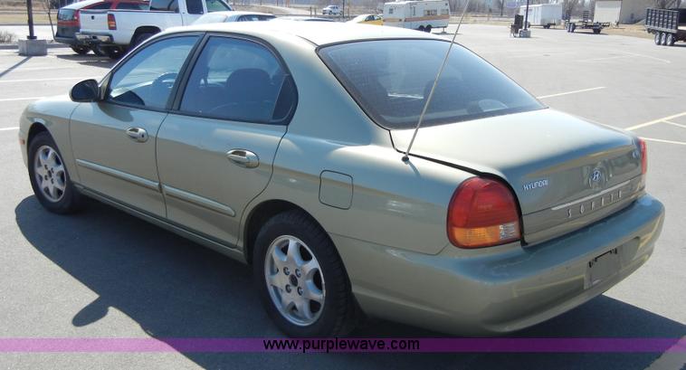 image for item 2377 2000 Hyundai Sonata GLS