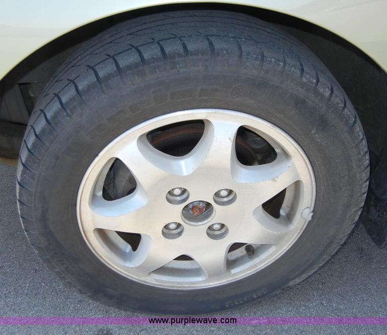 image for item 2377 2000 Hyundai Sonata GLS