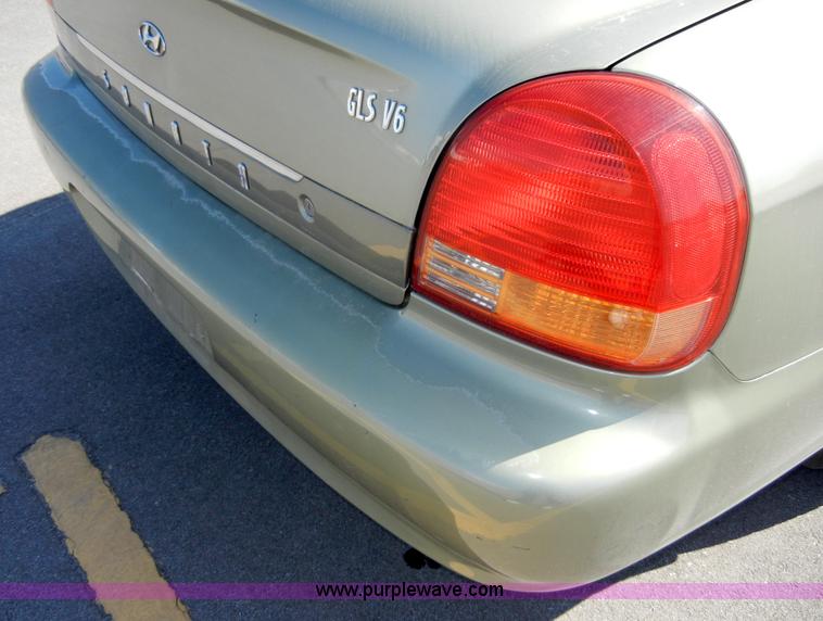 image for item 2377 2000 Hyundai Sonata GLS