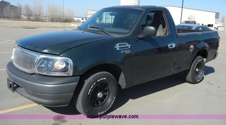 image for item 2380 2002 Ford F150 XL pickup truck