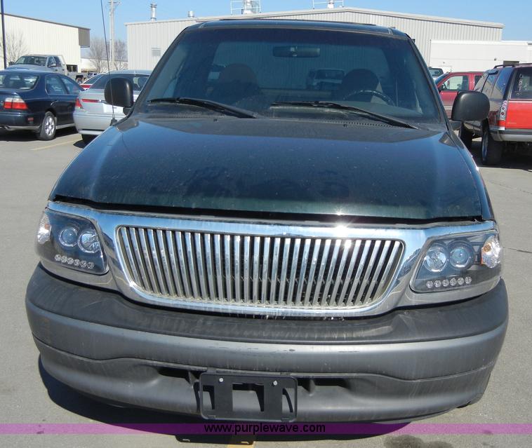 image for item 2380 2002 Ford F150 XL pickup truck