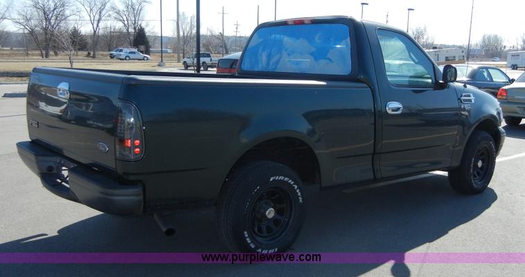 image for item 2380 2002 Ford F150 XL pickup truck
