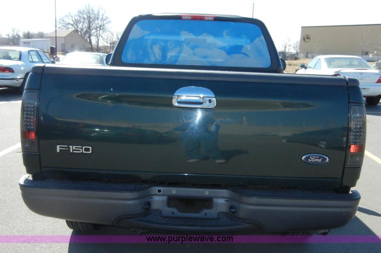 image for item 2380 2002 Ford F150 XL pickup truck
