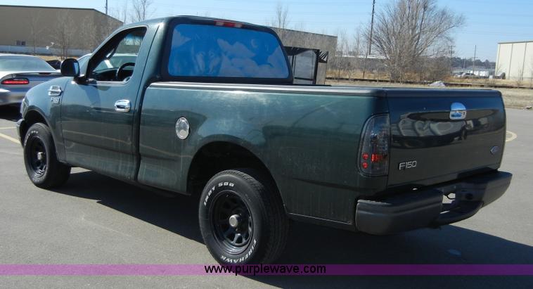 image for item 2380 2002 Ford F150 XL pickup truck