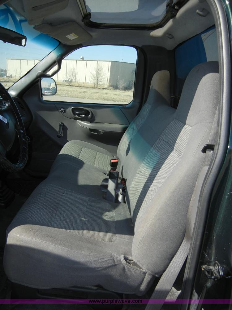 image for item 2380 2002 Ford F150 XL pickup truck