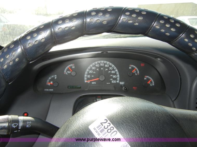 image for item 2380 2002 Ford F150 XL pickup truck