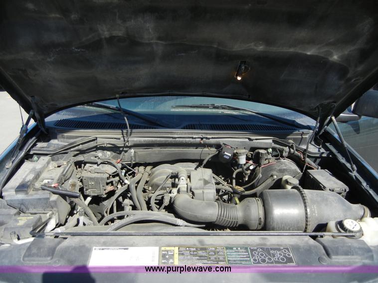 image for item 2380 2002 Ford F150 XL pickup truck