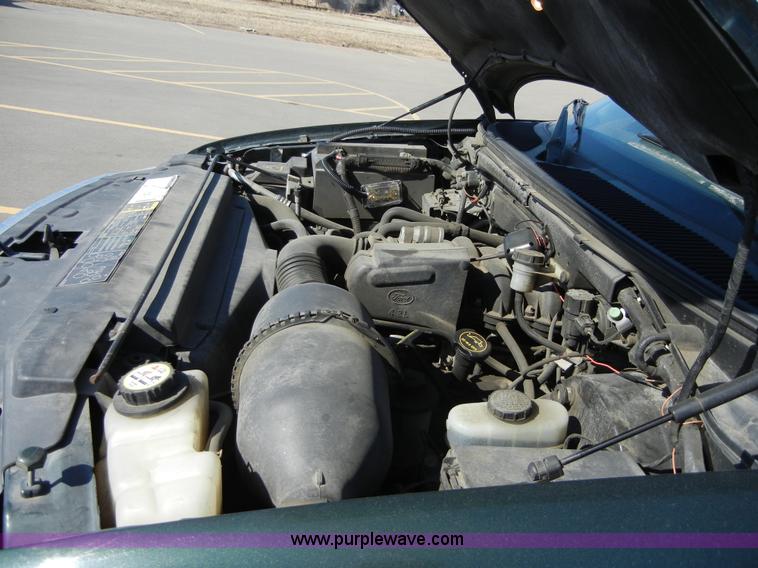 image for item 2380 2002 Ford F150 XL pickup truck