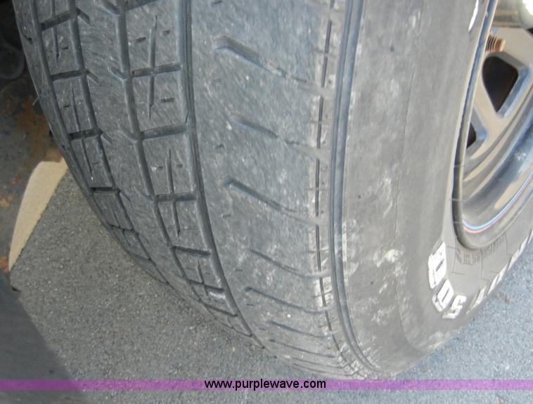 image for item 2380 2002 Ford F150 XL pickup truck