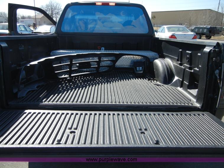 image for item 2380 2002 Ford F150 XL pickup truck