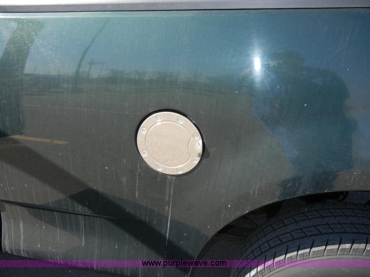 image for item 2380 2002 Ford F150 XL pickup truck