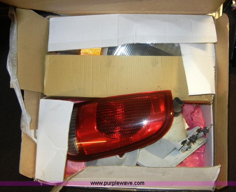 image for item 2380 2002 Ford F150 XL pickup truck