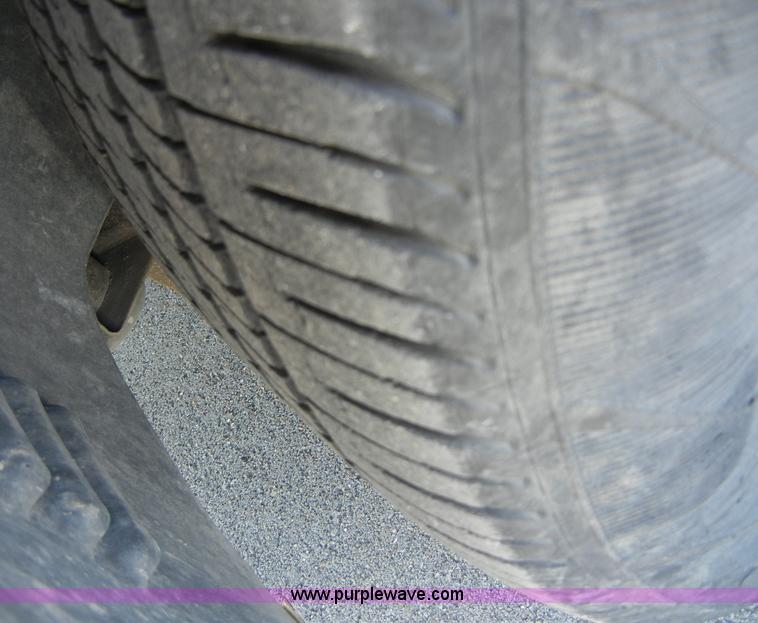 image for item 2381 1998 Dodge Intrepid