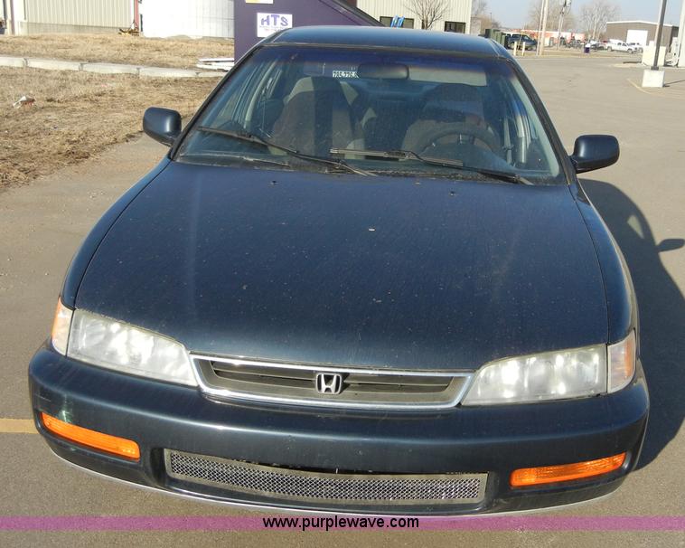 image for item 2383 1997 Honda Accord LX