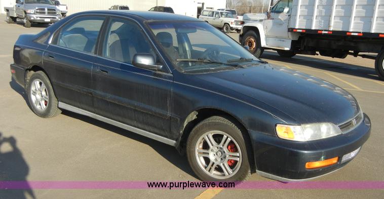 image for item 2383 1997 Honda Accord LX