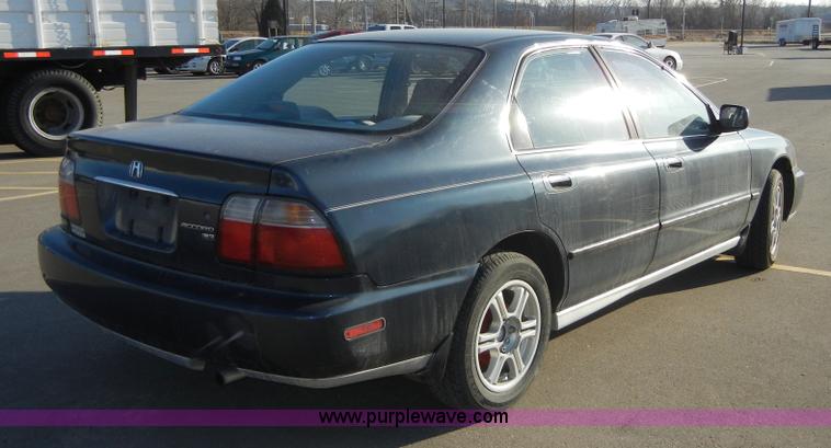 image for item 2383 1997 Honda Accord LX
