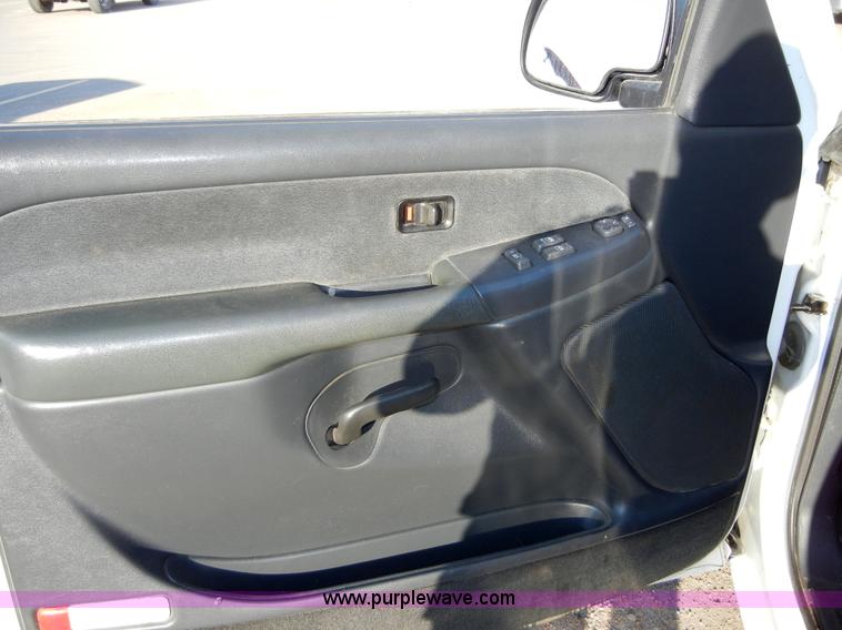 image for item 2384 1999 Chevrolet Silverado C1500 extended cab pickup truck