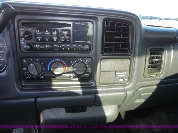 image for item 2384 1999 Chevrolet Silverado C1500 extended cab pickup truck