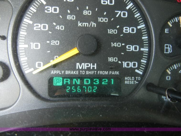 image for item 2384 1999 Chevrolet Silverado C1500 extended cab pickup truck