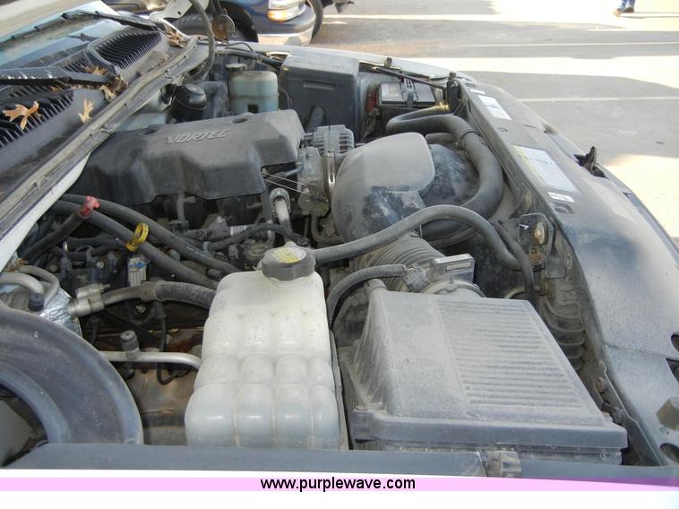 image for item 2384 1999 Chevrolet Silverado C1500 extended cab pickup truck