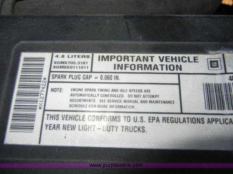 image for item 2384 1999 Chevrolet Silverado C1500 extended cab pickup truck