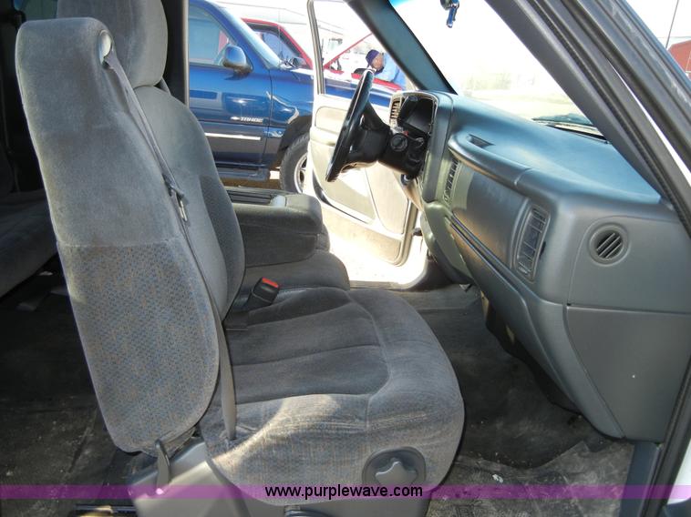 image for item 2384 1999 Chevrolet Silverado C1500 extended cab pickup truck