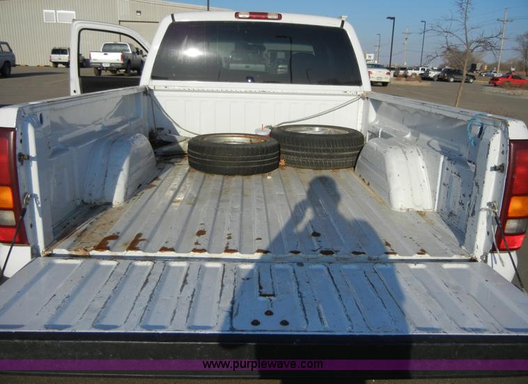 image for item 2384 1999 Chevrolet Silverado C1500 extended cab pickup truck