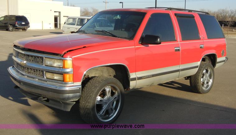image for item 2385 1995 Chevrolet Tahoe LS K1500 SUV