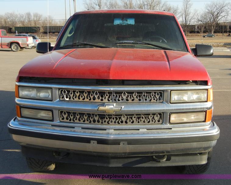 image for item 2385 1995 Chevrolet Tahoe LS K1500 SUV
