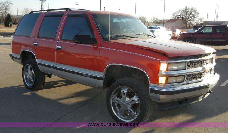 image for item 2385 1995 Chevrolet Tahoe LS K1500 SUV