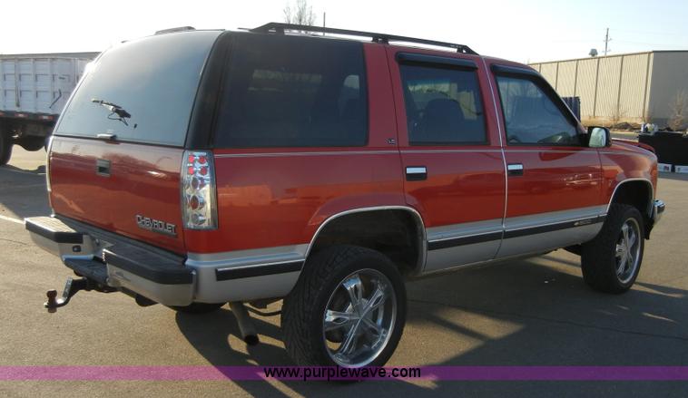 image for item 2385 1995 Chevrolet Tahoe LS K1500 SUV