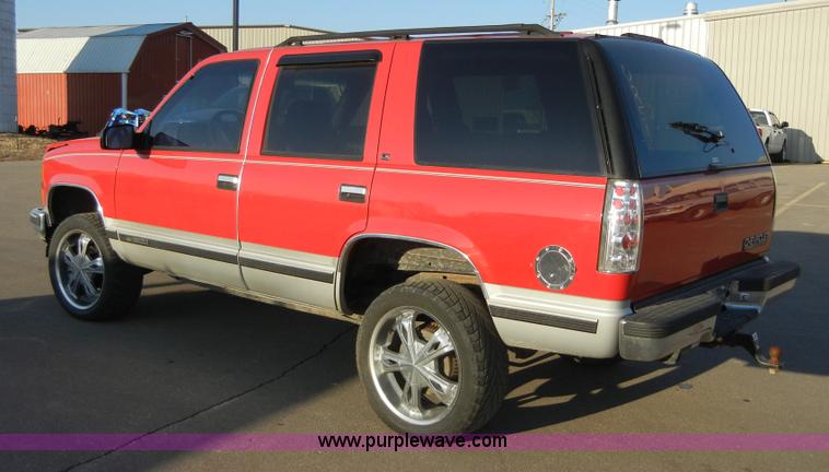 image for item 2385 1995 Chevrolet Tahoe LS K1500 SUV