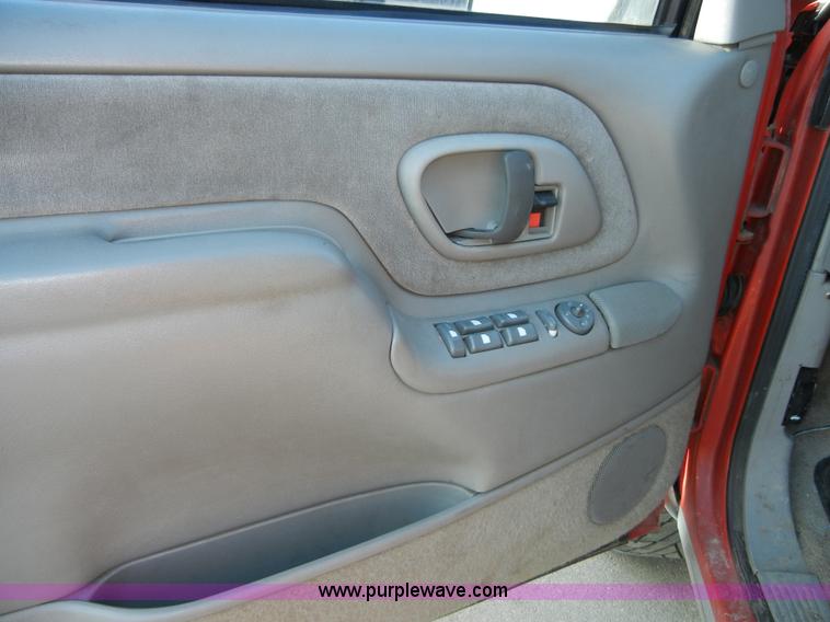 image for item 2385 1995 Chevrolet Tahoe LS K1500 SUV