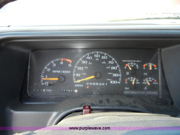 image for item 2385 1995 Chevrolet Tahoe LS K1500 SUV