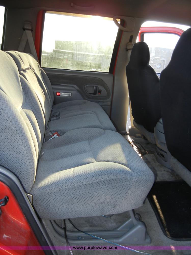 image for item 2385 1995 Chevrolet Tahoe LS K1500 SUV