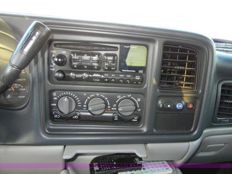 image for item 2386 2001 Chevrolet Tahoe LT K1500 SUV