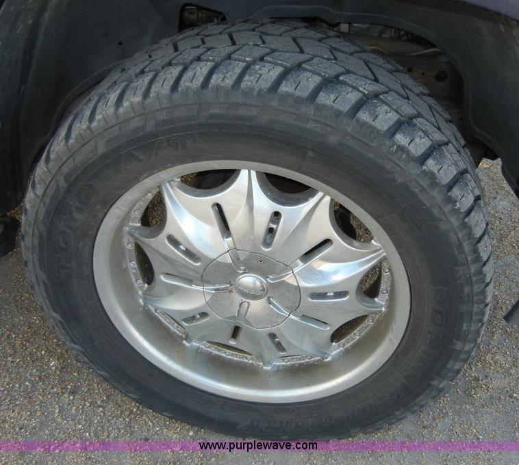 image for item 2386 2001 Chevrolet Tahoe LT K1500 SUV