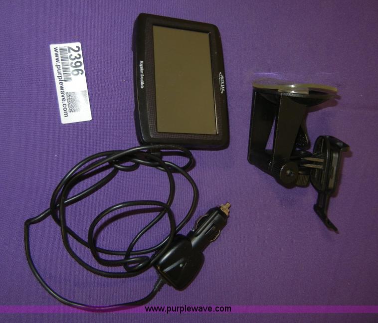 image for item 2396 Magellan Roadmate 1412 GPS