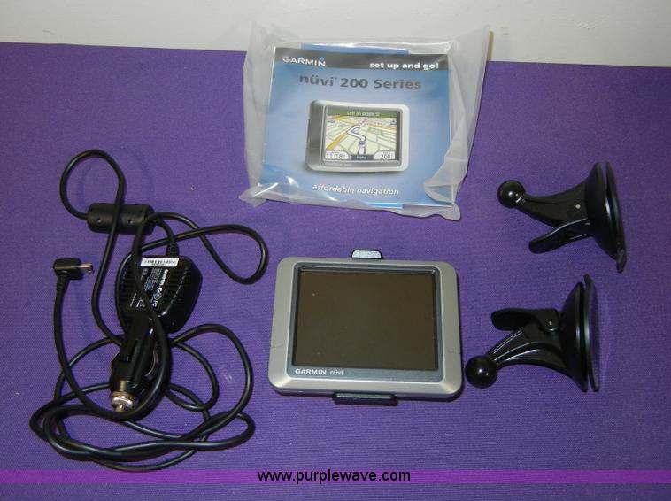 image for item 2465 Garmin Nuvi 200 GPS