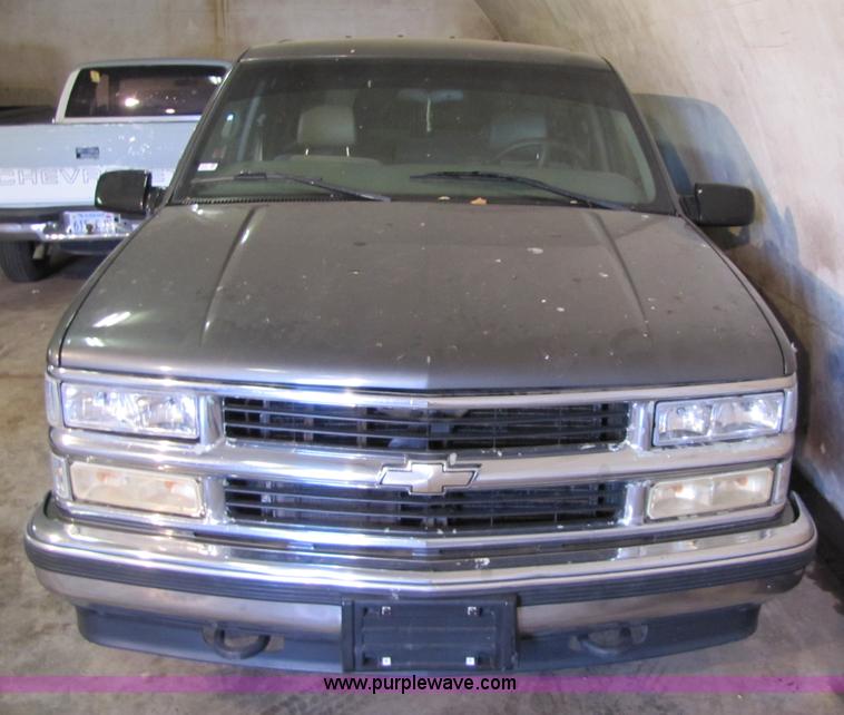 image for item 5163 1999 Chevrolet Tahoe