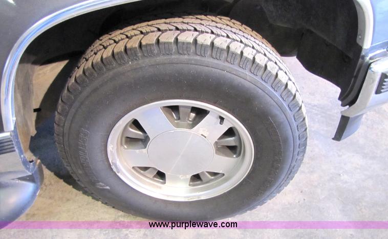 image for item 5163 1999 Chevrolet Tahoe