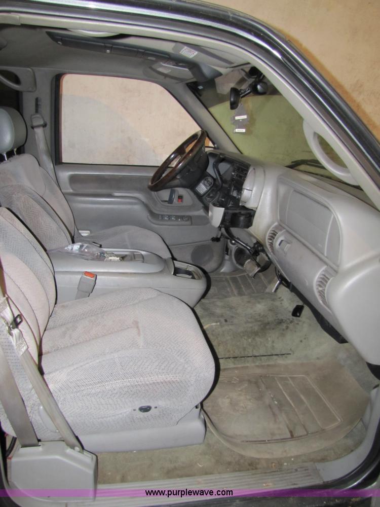 image for item 5163 1999 Chevrolet Tahoe