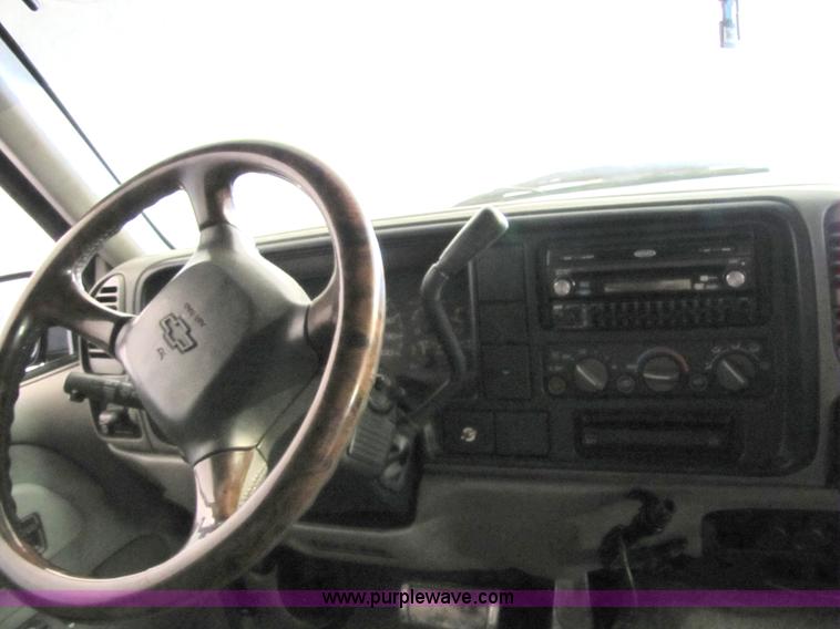 image for item 5163 1999 Chevrolet Tahoe