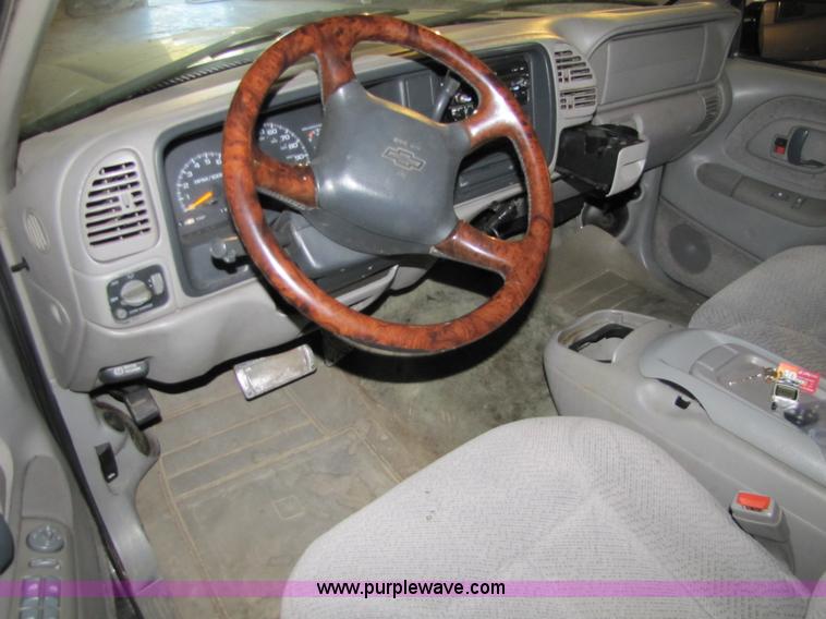 image for item 5163 1999 Chevrolet Tahoe