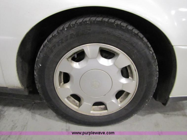 image for item 5321 2000 Cadillac DeVille